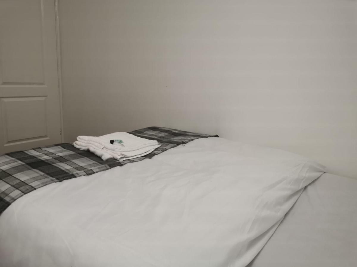 Ella'S Place Otel Luton  Dış mekan fotoğraf