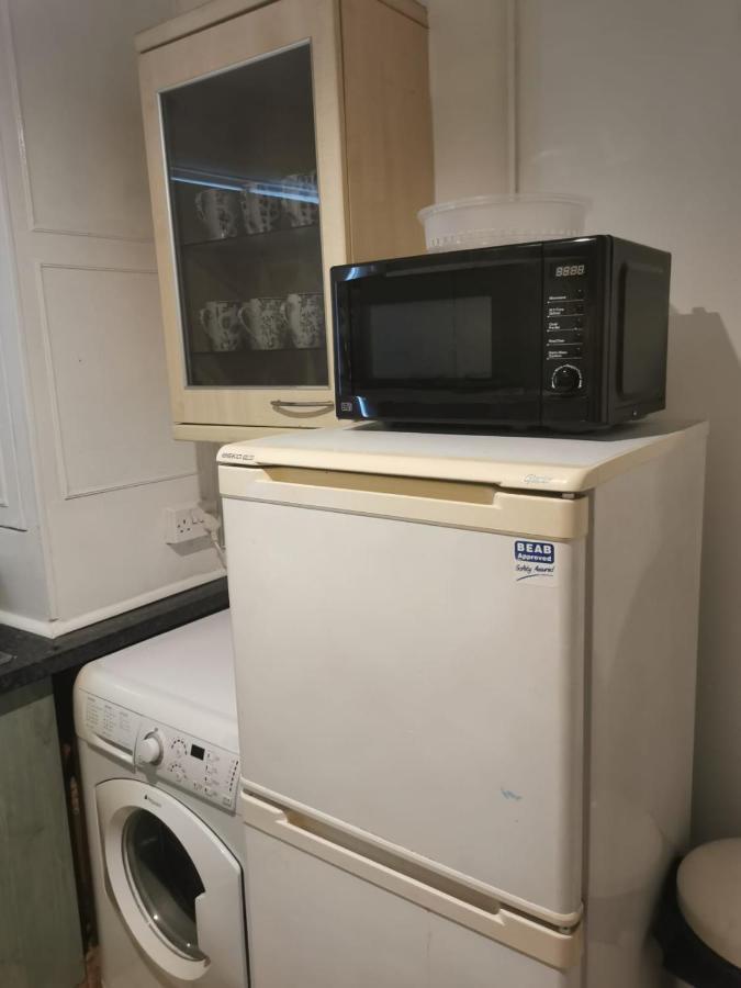Ella'S Place Otel Luton  Dış mekan fotoğraf